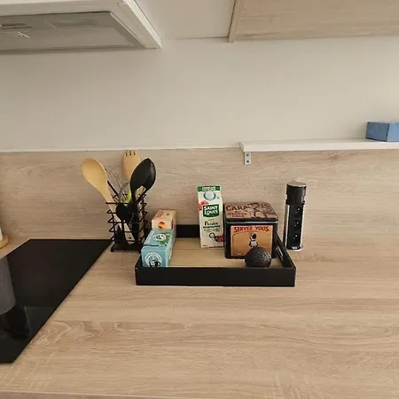 Hyper Centre With Garage