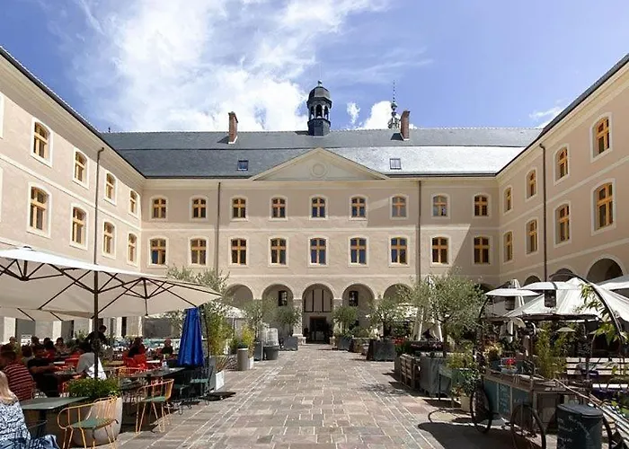 Hyper Centre With Garage 公寓